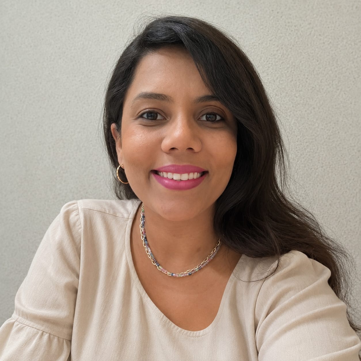 Bruna Alvarenga em consultório